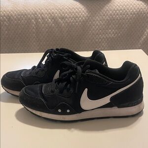 Nike Black and White Women's Sneakers